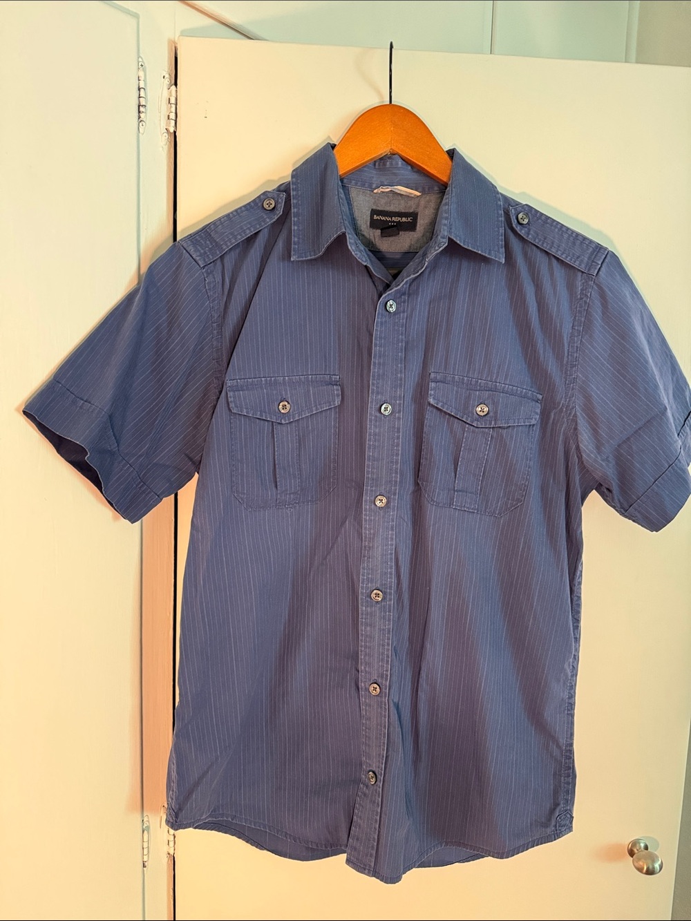 Banana Republic Men’s Blue Short-Sleeve Button-Down Shirt